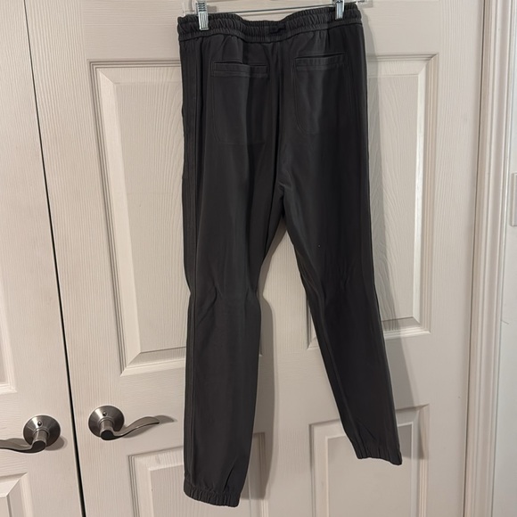 Joggers - Picture 3 of 4